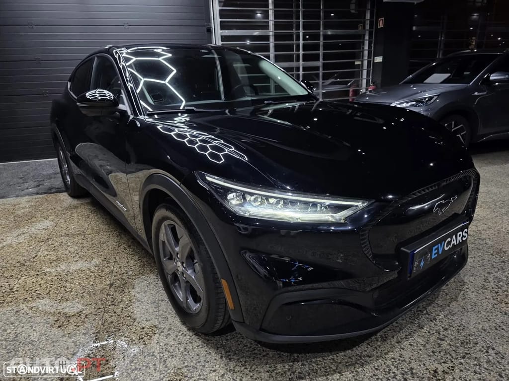 Ford Mustang Mach-E 75.7 kWh Base