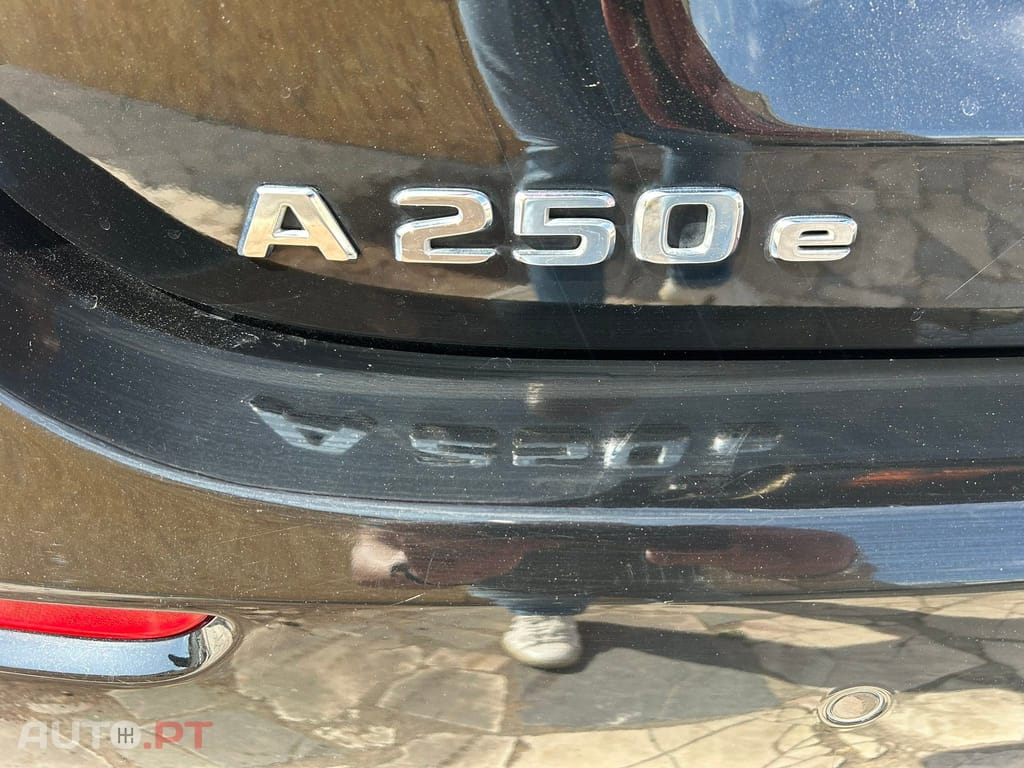 Mercedes-Benz A 250 e Style Plus Hibride Plug-In