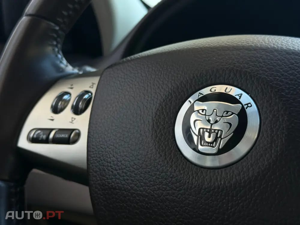 Jaguar XF 2.7 D V6 Luxury