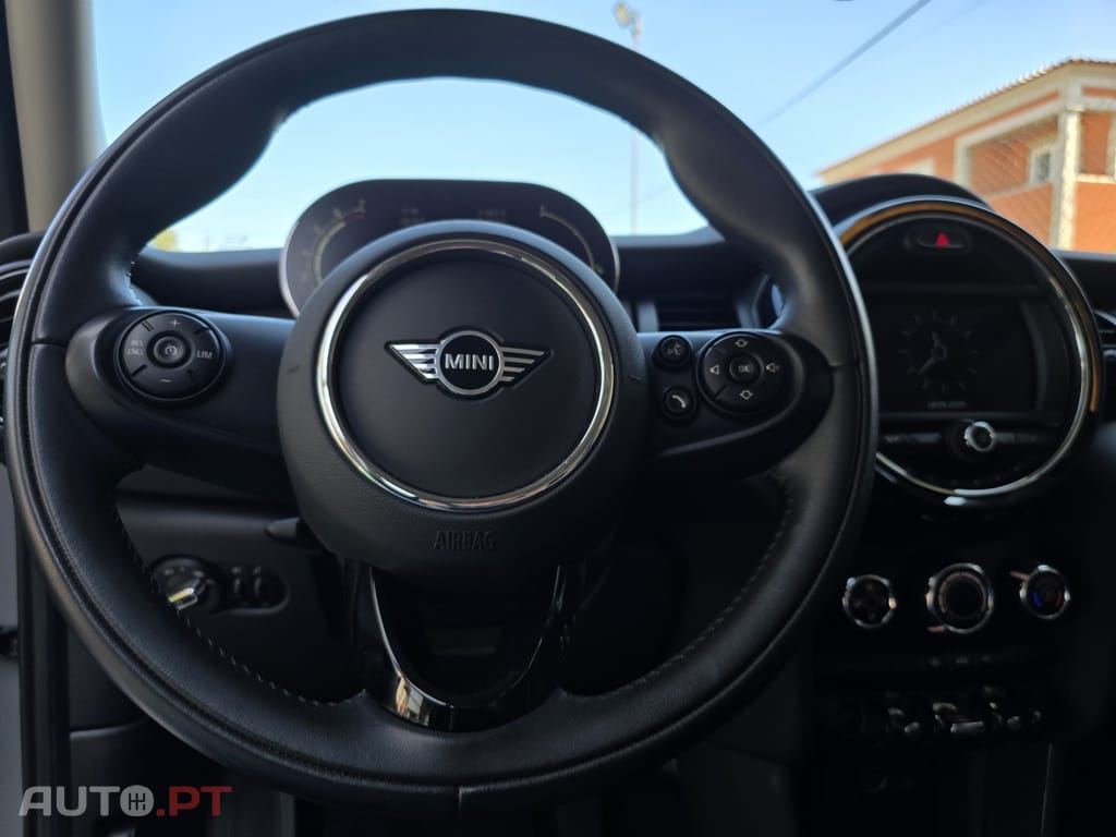 MINI Cooper ONE FIRST