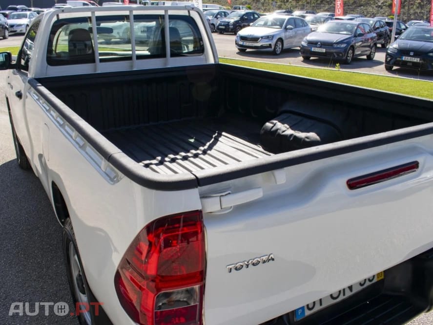 Toyota Hilux 2.4 D-4D 4X2