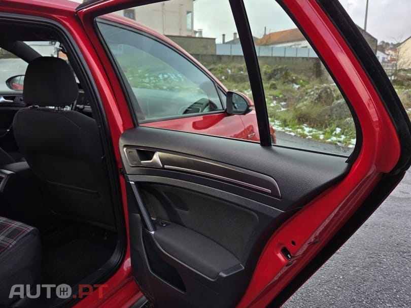 Volkswagen Golf 2.0 TSi GTi DSG Performance