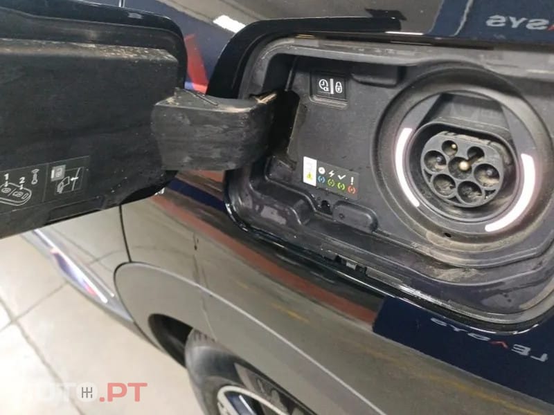 Peugeot 3008 1.6 Hybrid GT Pack e-EAT8