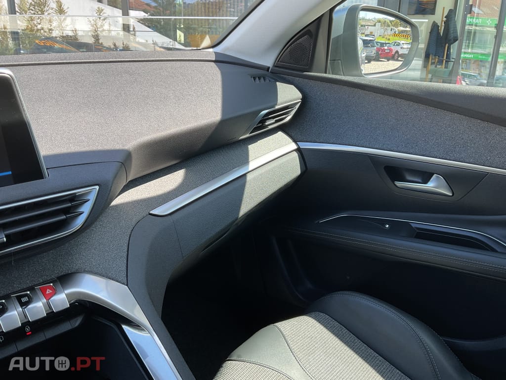 Peugeot 3008 1.5 BlueHDi Allure