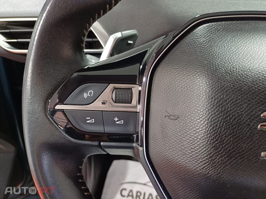 Peugeot 5008 1.2 PureTech Allure EAT8