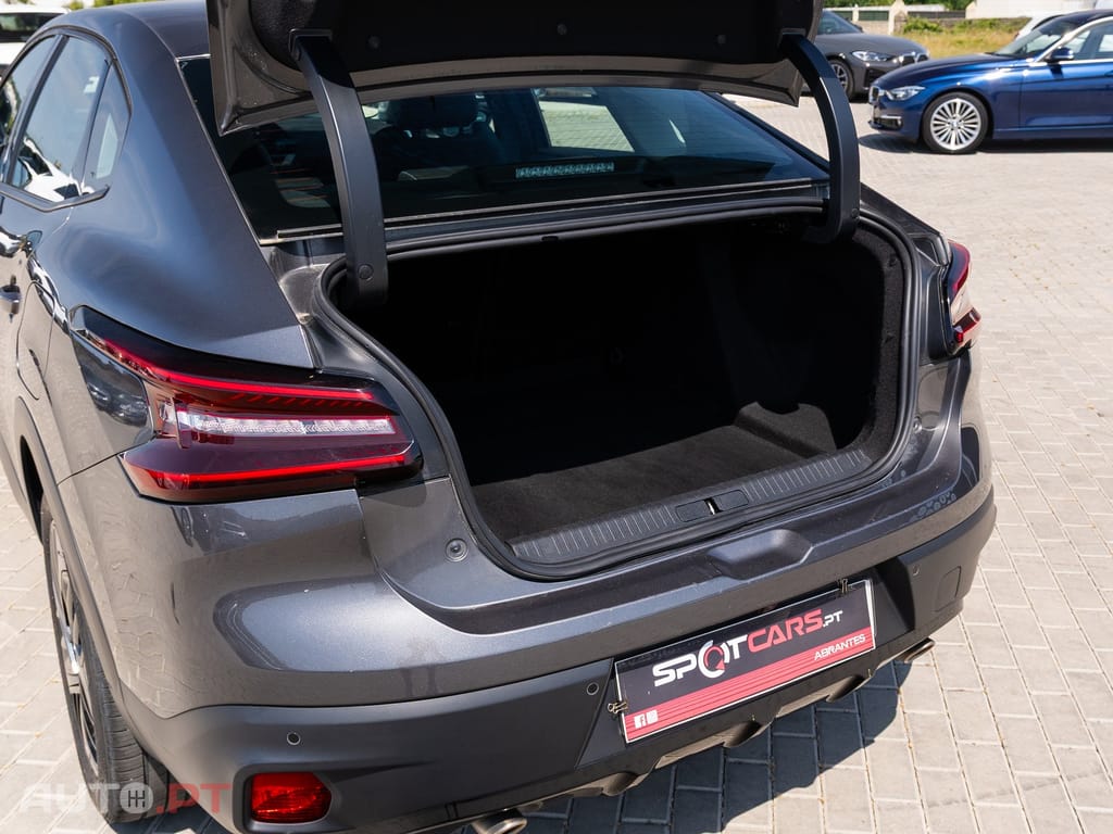 Citroen C4 X 1.2 PureTech Shine EAT8