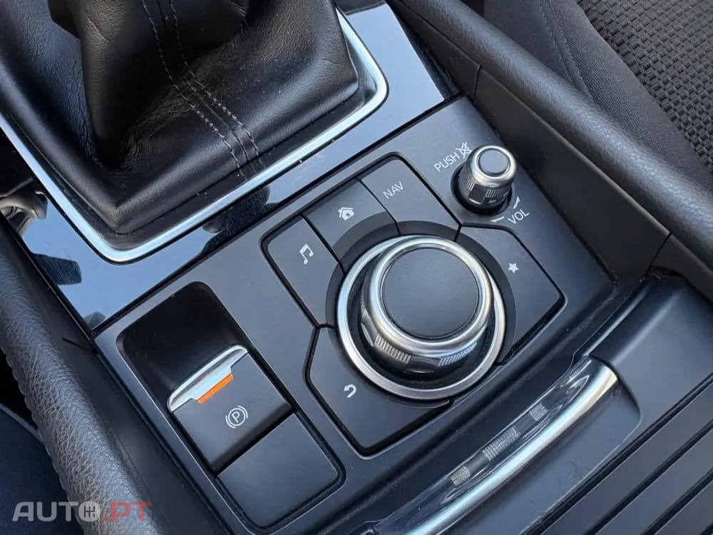 Mazda 3 1.5 Sky-G Evolve HS Navi