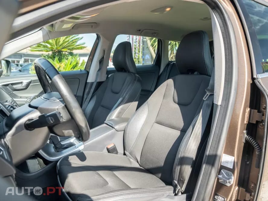 Volvo XC60 2.0 D3 Summum Geartronic