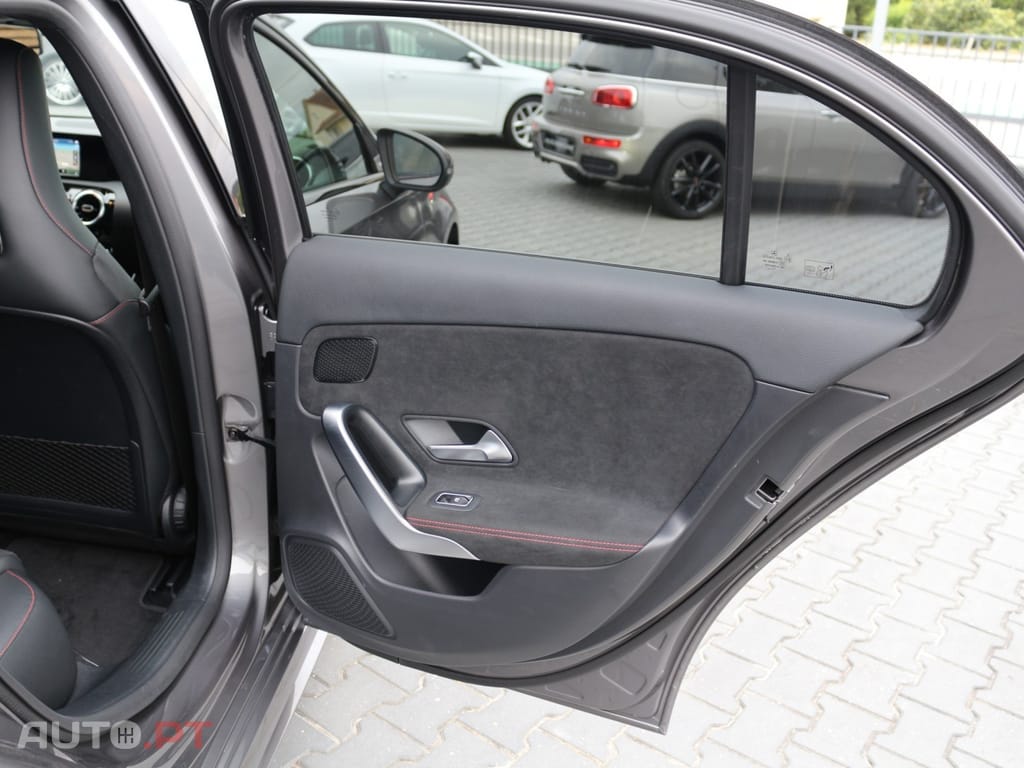 Mercedes-Benz A 250 e AMG Line