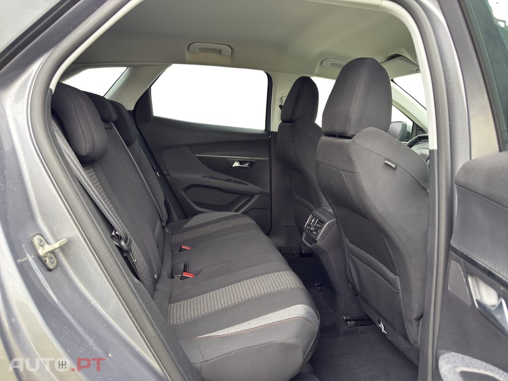 Peugeot 3008 PureTech 130 Stop & Start GPF EAT8 Active Business-Pack