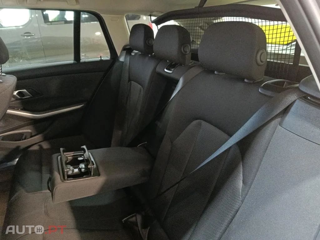 BMW 330 e Touring Corporate Edition Auto