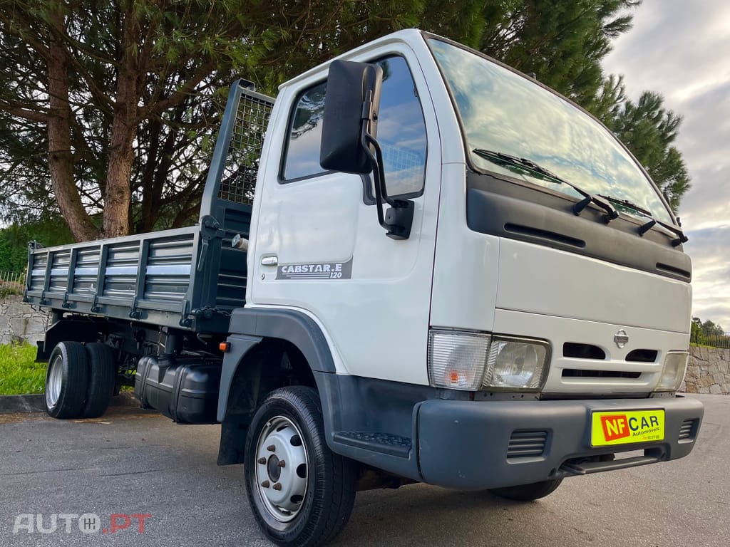 Nissan Cabstar TRIBASCULANTE