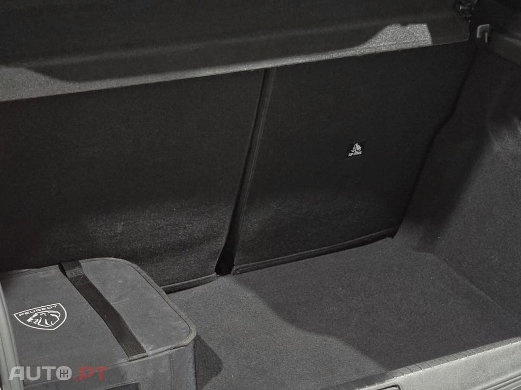 Peugeot E-208 50 kWh Style