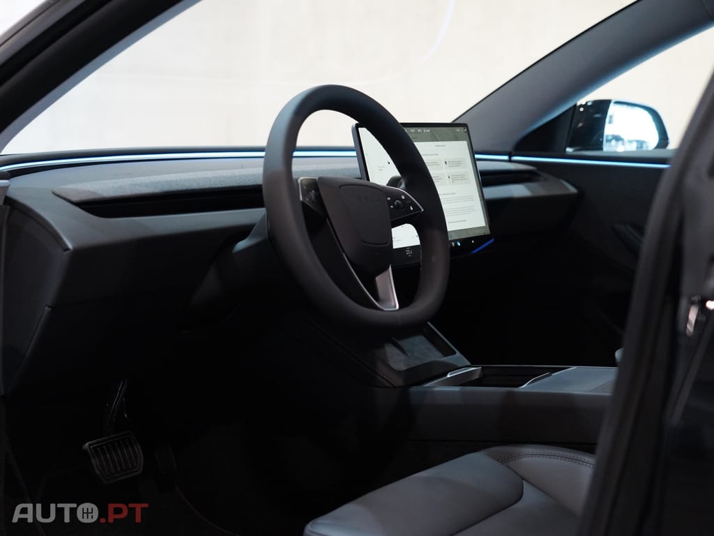 Tesla Model 3 Tração Traseira