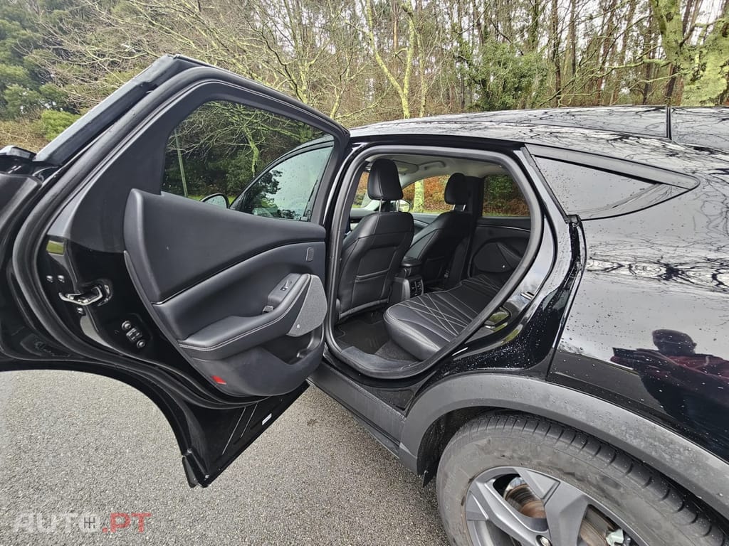 Ford Mustang Mach-E Standard