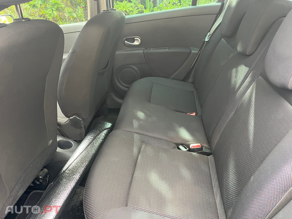 Renault Clio Clio 3 1.5 dci