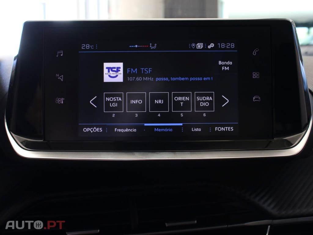 Peugeot 208 PureTech 100 EAT8 Active