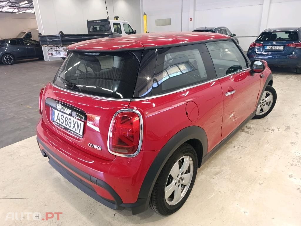MINI Cooper Cooper Premium Essential Auto