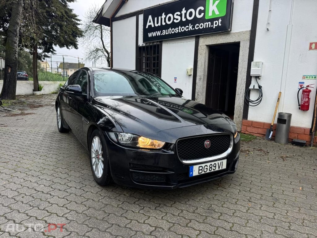 Jaguar XE E-Performance Pure