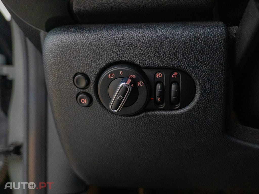 MINI Cooper Cooper SE Yours