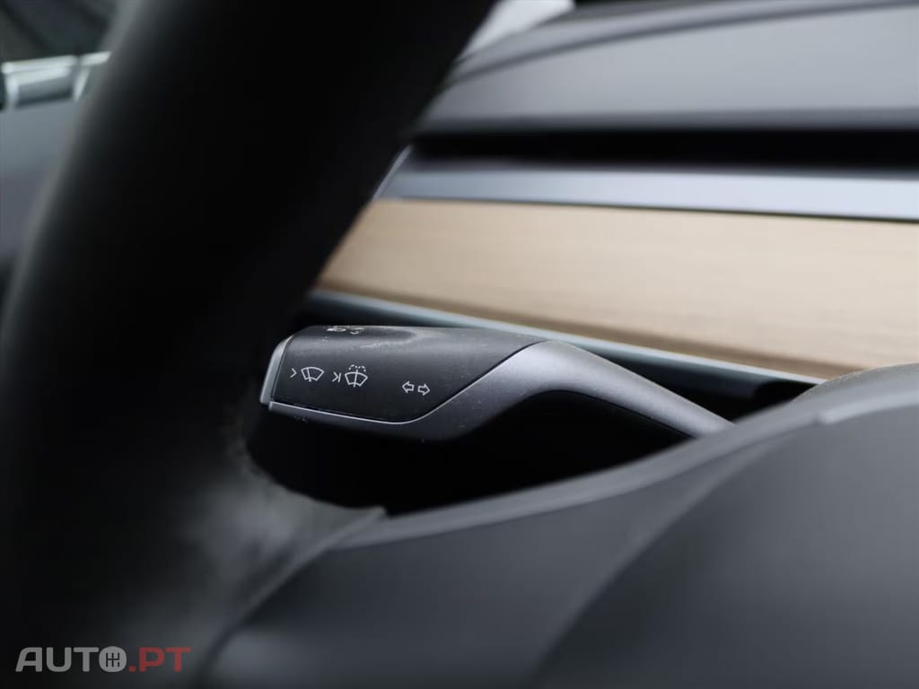 Tesla Model 3 Long-Range AWD I.V.A DEDUTÍVEL