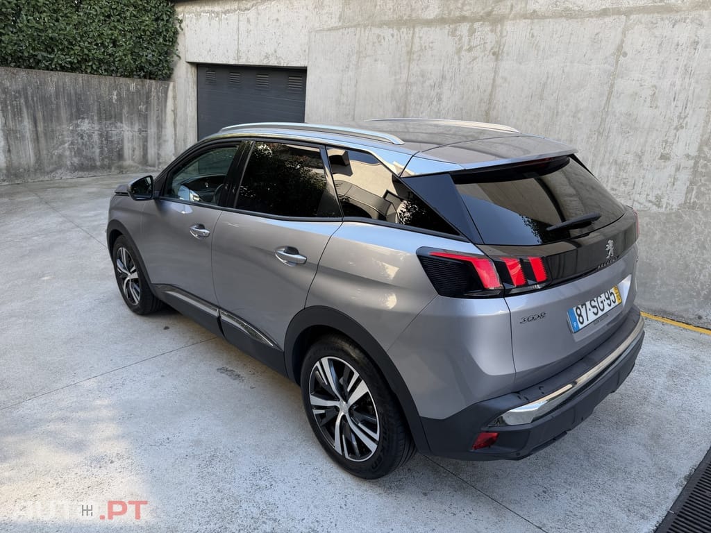 Peugeot 3008 1.2 PureTech Allure J18