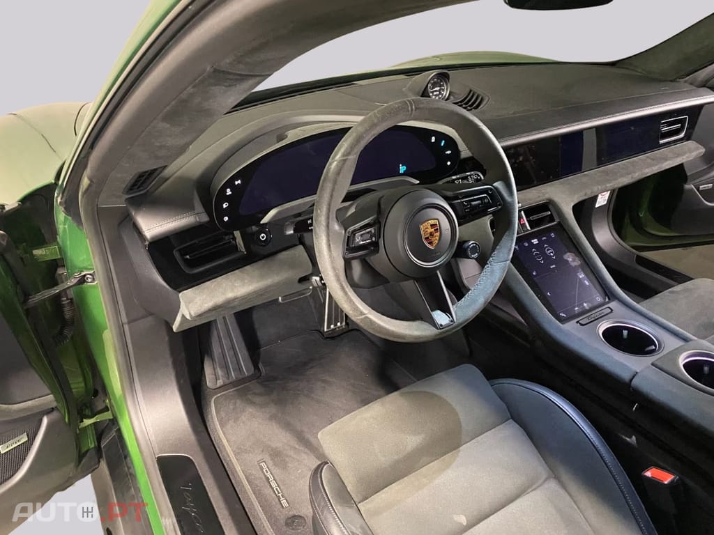 Porsche Taycan I.V.A DEDUTIVEL GTS 