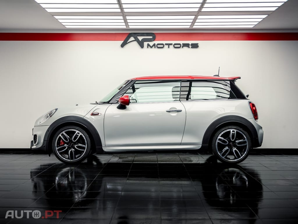 MINI Cooper John Cooper Works
