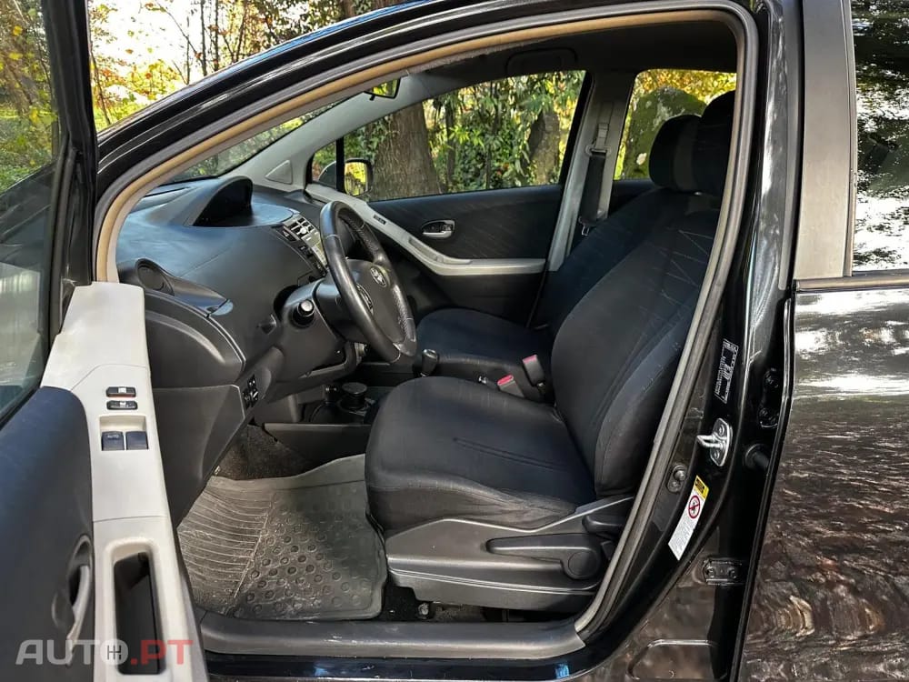 Toyota Yaris 1.0 VVT-i High Pack MM