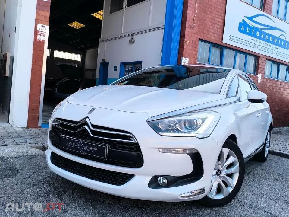 Citroen DS5 1.6 e-HDi Air. So Chic CMP6 112g