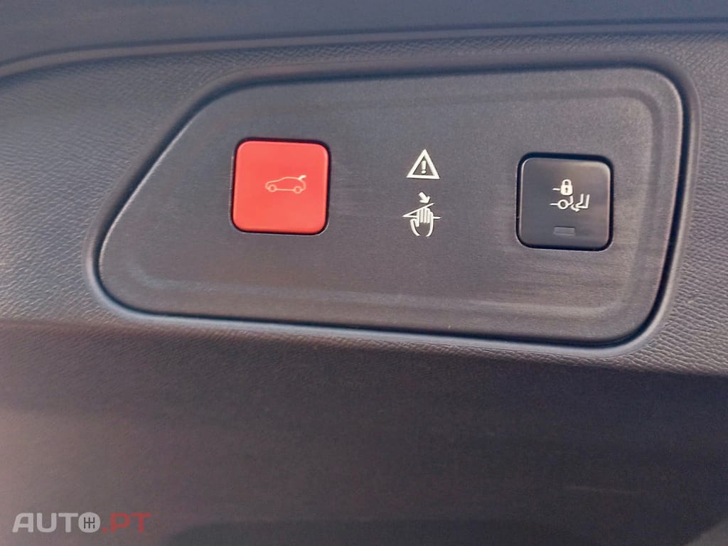 Peugeot 3008 1.2 PureTech Allure Grip Control EAT6