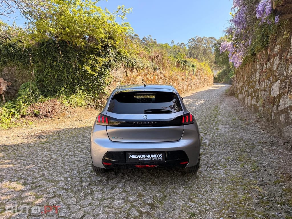 Peugeot E-208 50 kWh Allure