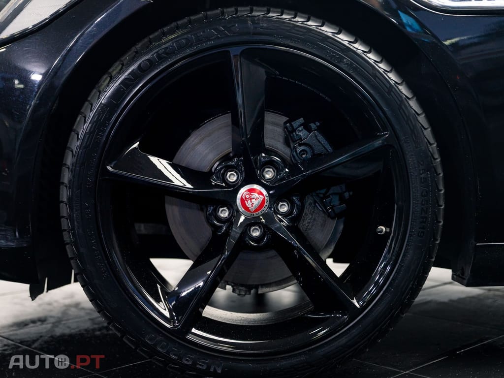 Jaguar XE 2.0 D Prestige Aut.