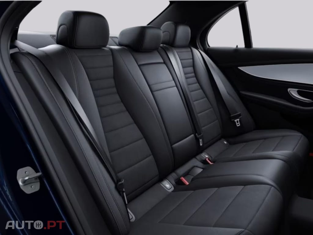 Mercedes-Benz E 300 I.V.A DEDUTIVEL e AMG