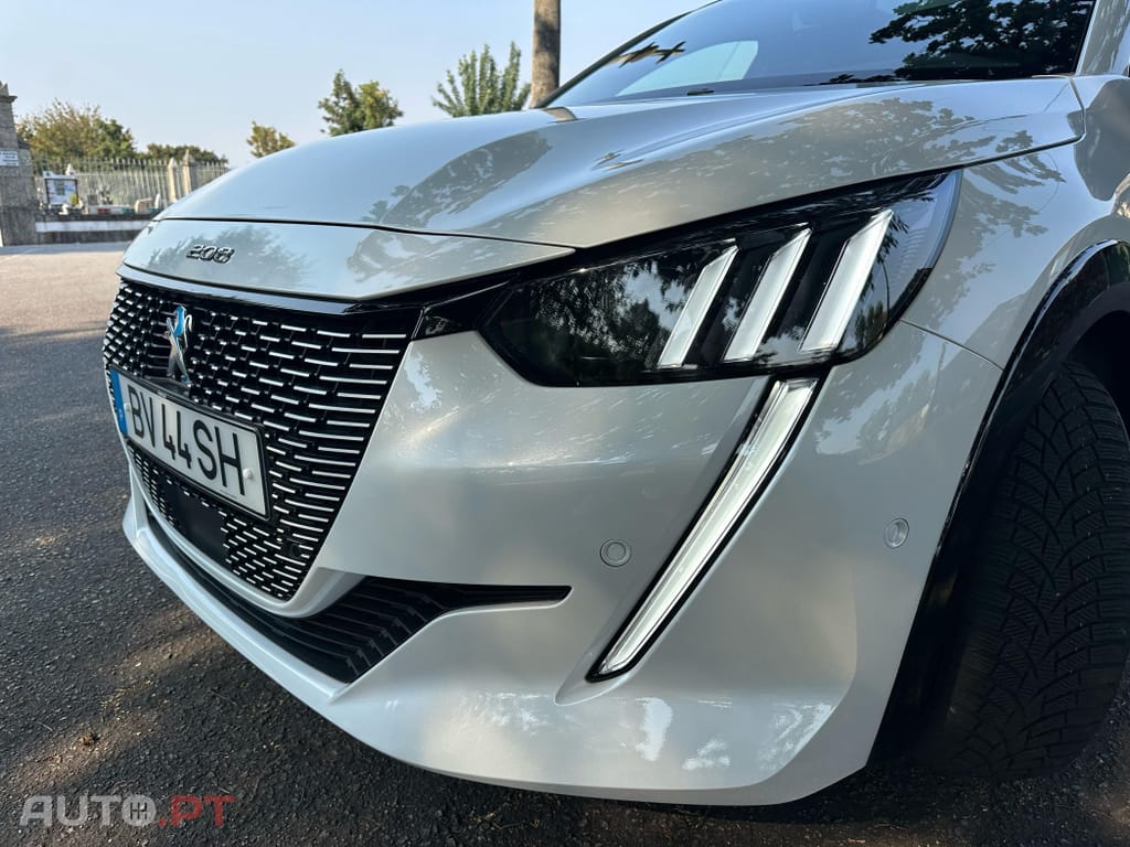 Peugeot E-208 50 kWh GT Pack