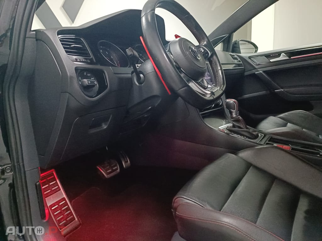 Volkswagen Golf GTI Performance DSG