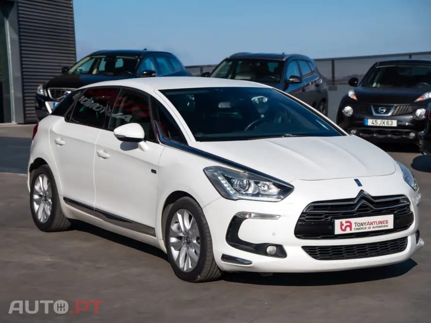 Citroen DS5 2.0 HDi Hy4 So Chic CMP6 102g