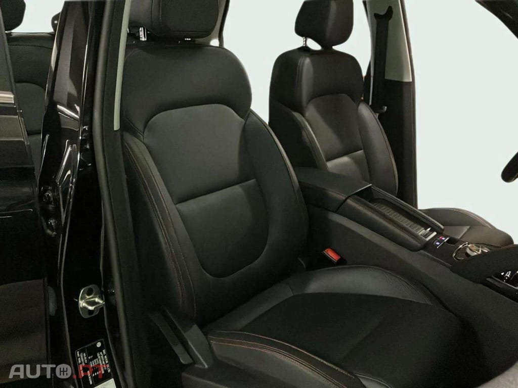 MG ZS EV 72.6 kWh Luxury OBC 11 KW