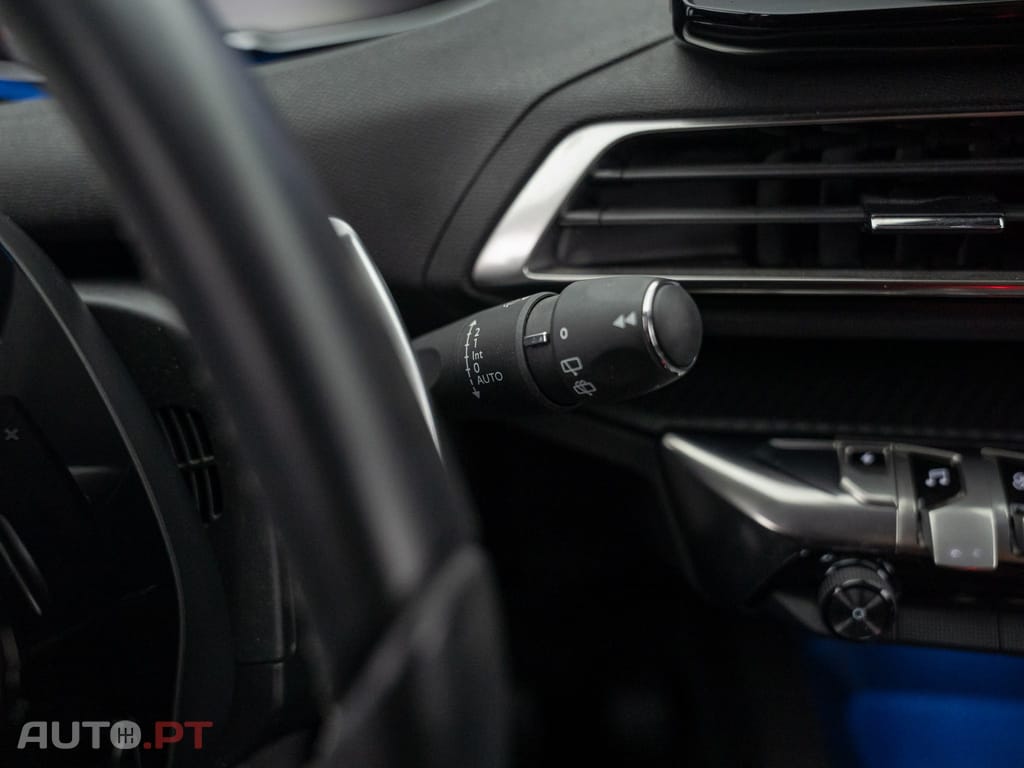 Peugeot 3008 1.6 Hybrid Allure e-EAT8