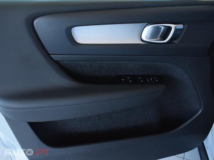 Volvo XC40 1.5 T5 PHEV R-Design Expression