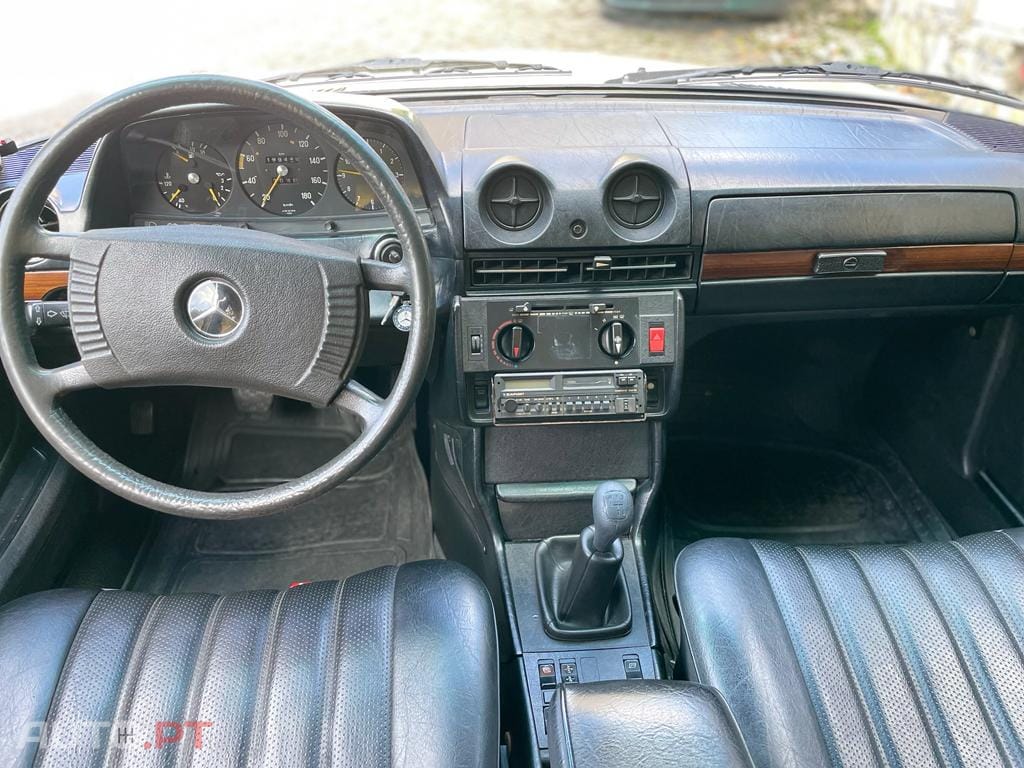 Mercedes-Benz 300 D (w123)