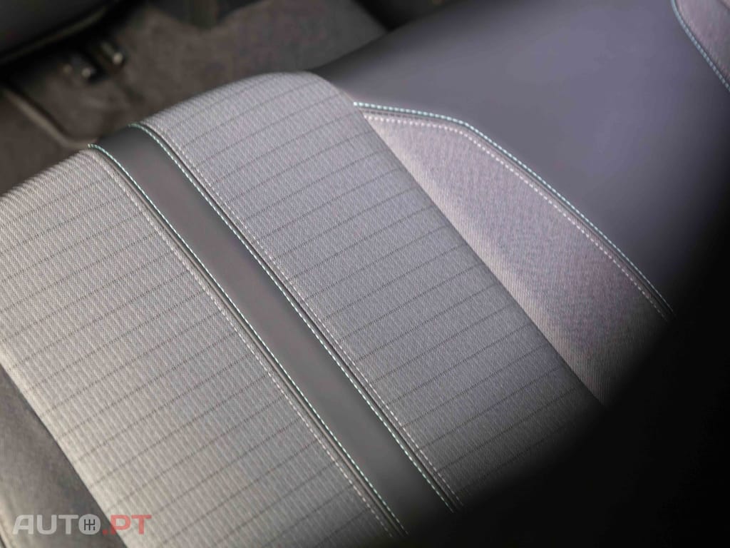 Peugeot 2008 1.2 PureTech Allure Pack EAT8