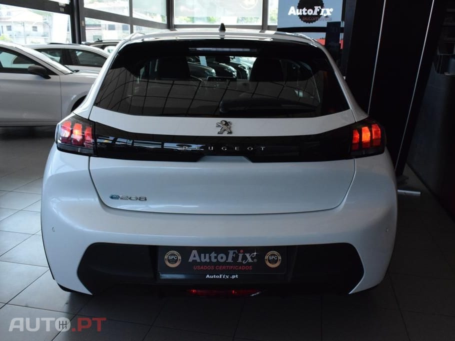 Peugeot E-208 50 kWh Active