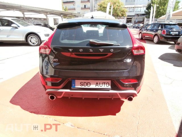 Volvo V40 2.0 D2 R-Design