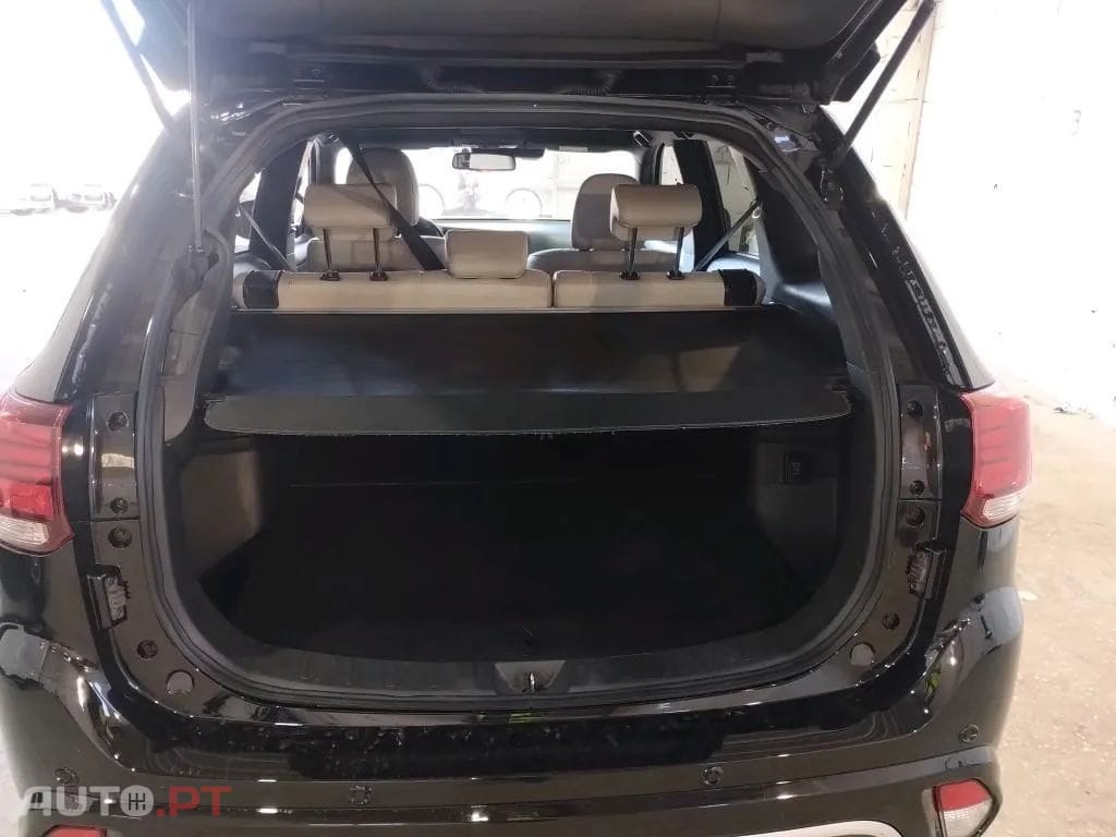 Mitsubishi Outlander 2.4 PHEV Instyle