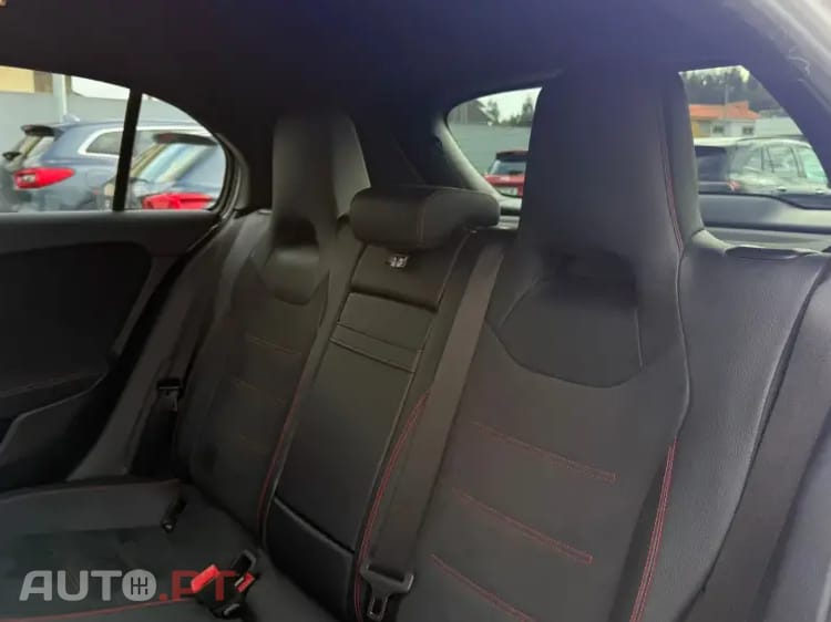 Mercedes-Benz A 250 e AMG Line