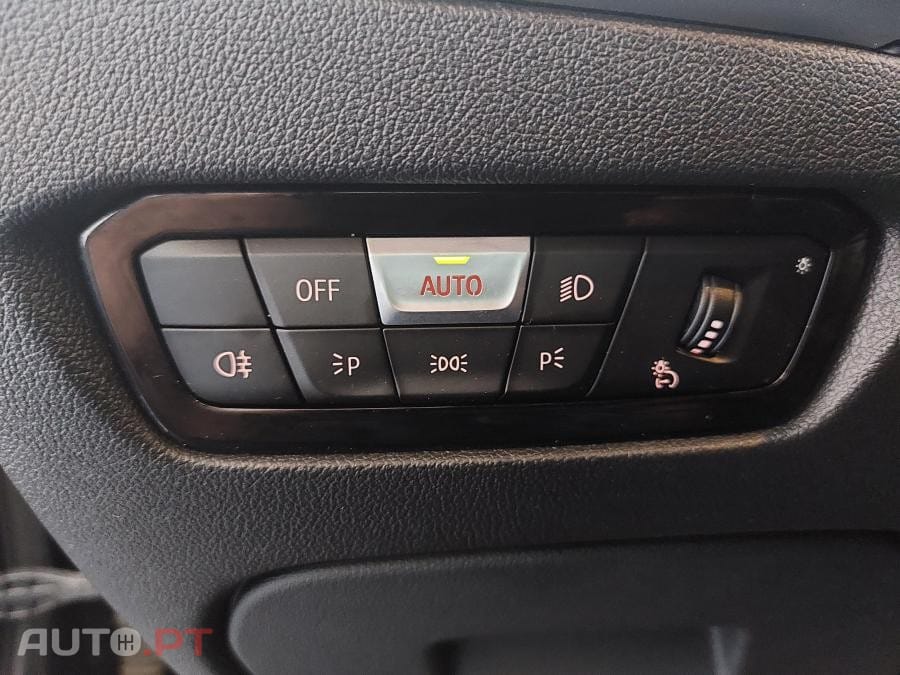 BMW 330 e Auto