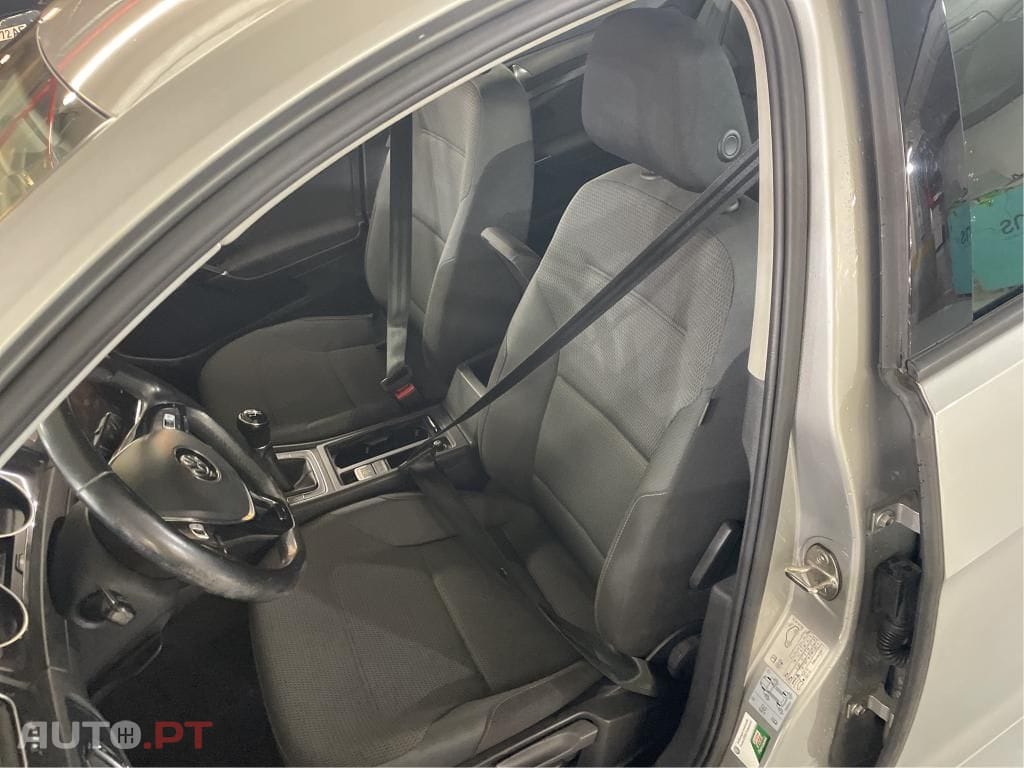 Volkswagen Golf 1.6 TDI Stream