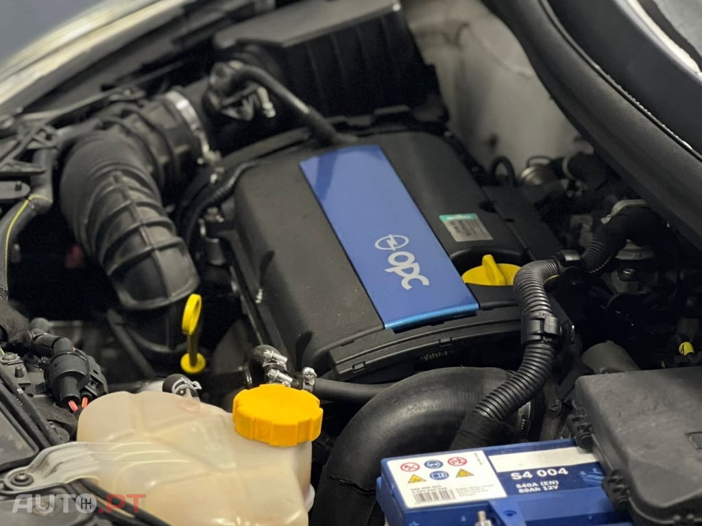 Opel Corsa 1.6 Turbo OPC