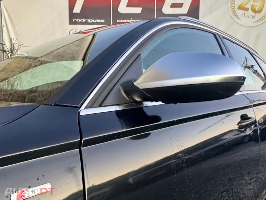 Audi A6 Avant 2.0 TDi S-line Multitronic (Ler descrição)